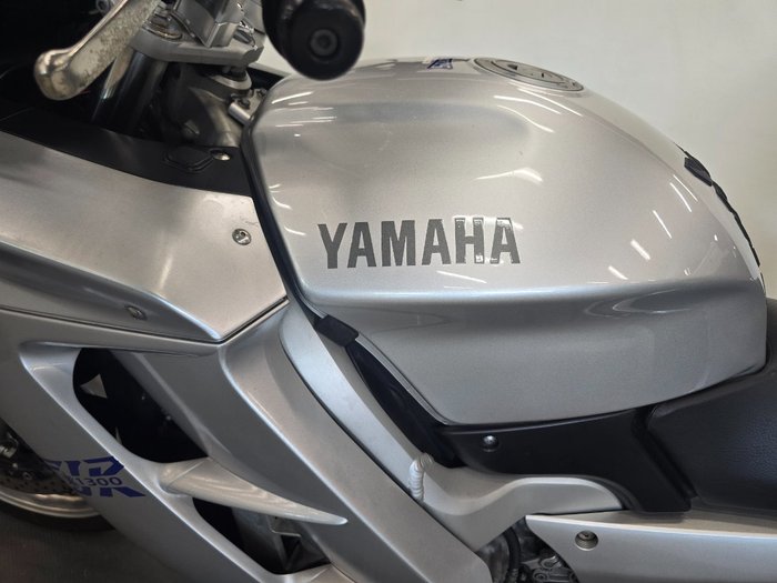 2002 Yamaha FJR1300 SILVER