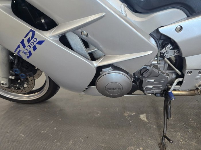 2002 Yamaha FJR1300 SILVER