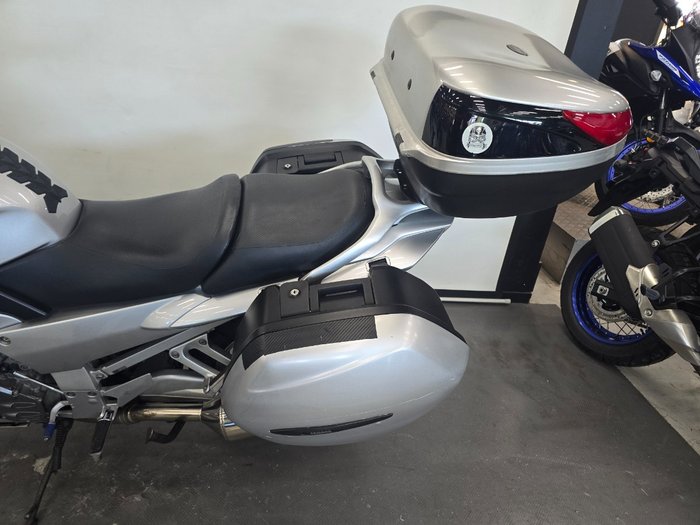 2002 Yamaha FJR1300 SILVER
