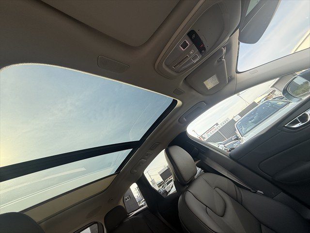 2024 Volvo XC60 Plus B5