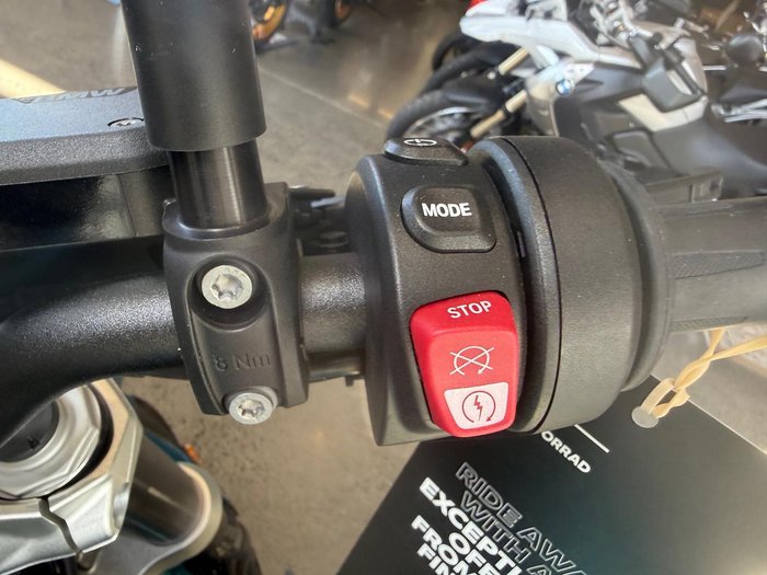 2025 BMW R 1300 R