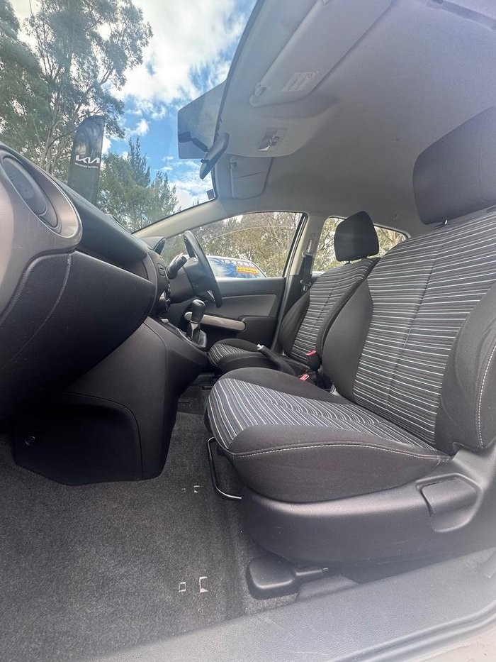 2010 Mazda 2 Maxx DE Series 1 Crystal White Pearl
