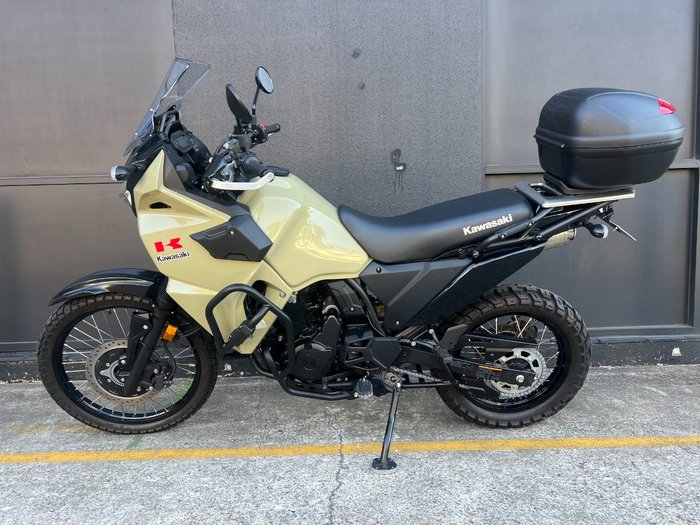 2022 Kawasaki KLR650 (KL650) PEARL SAND KHAKI