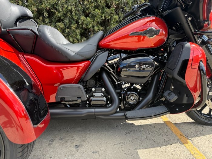 2025 Harley-davidson FLHTCUTG TRI GLIDE U/CLC 114 Black
