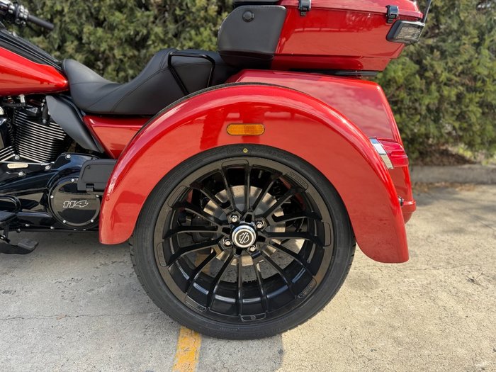 2025 Harley-davidson FLHTCUTG TRI GLIDE U/CLC 114 Black