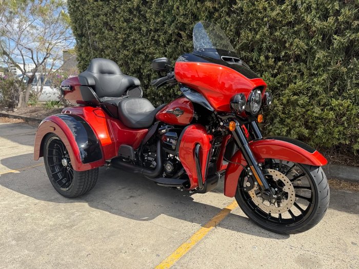 2025 Harley-davidson FLHTCUTG TRI GLIDE U/CLC 114 Black