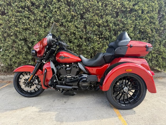 2025 Harley-davidson FLHTCUTG TRI GLIDE U/CLC 114 Black