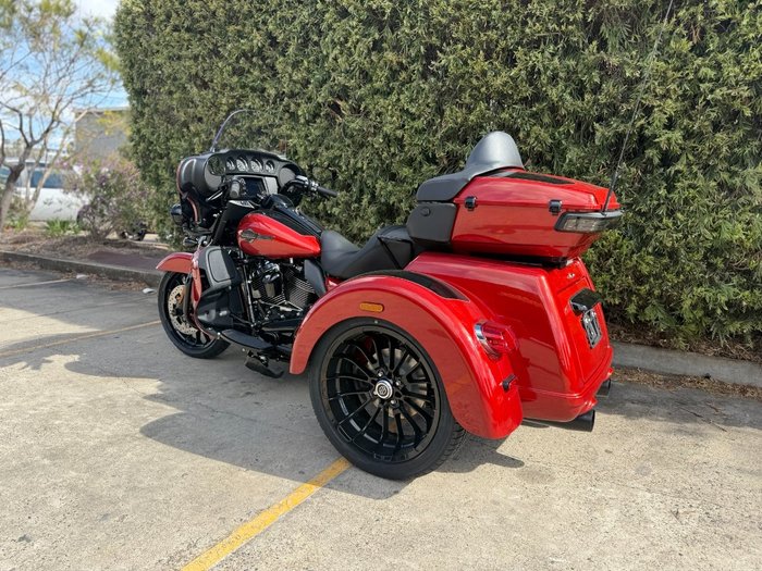 2025 Harley-davidson FLHTCUTG TRI GLIDE U/CLC 114 Black