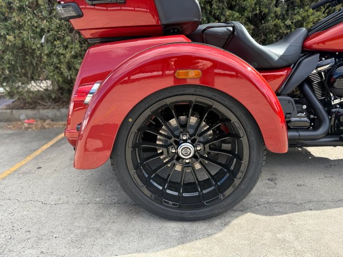 2025 Harley-davidson FLHTCUTG TRI GLIDE U/CLC 114 Black