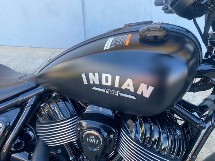 2022 Indian CHIEF DARK HORSE BLACK SMOKE