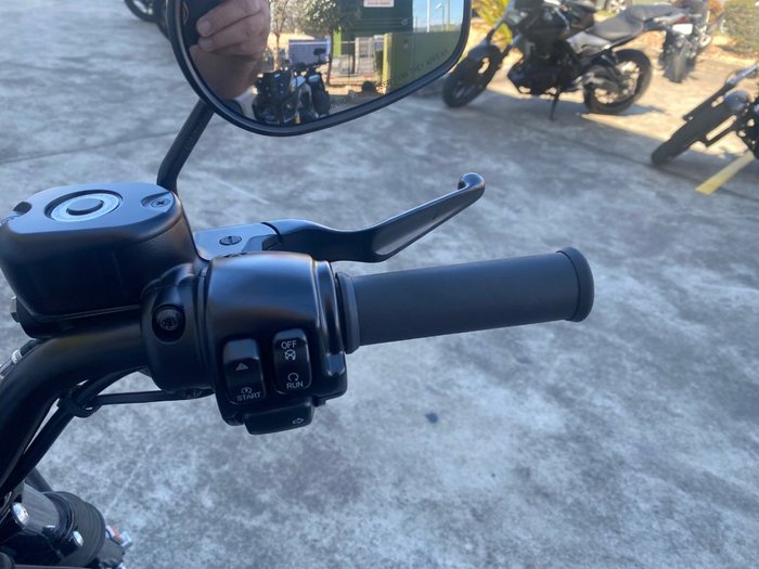 HARLEY-DAVIDSON 2010 HARLEY DAVIDSON 883CC XL883CC XLH SERIES BLACK