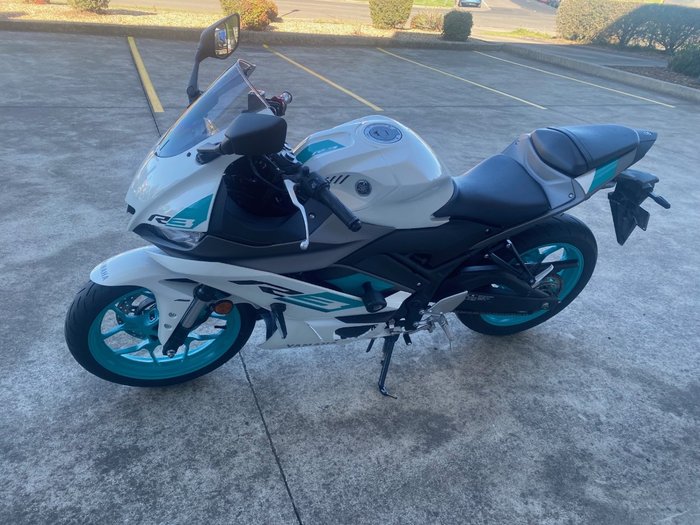 2024 Yamaha YZF-R3 White