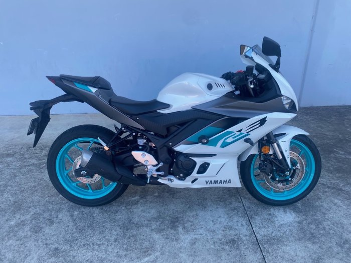 2024 Yamaha YZF-R3 White