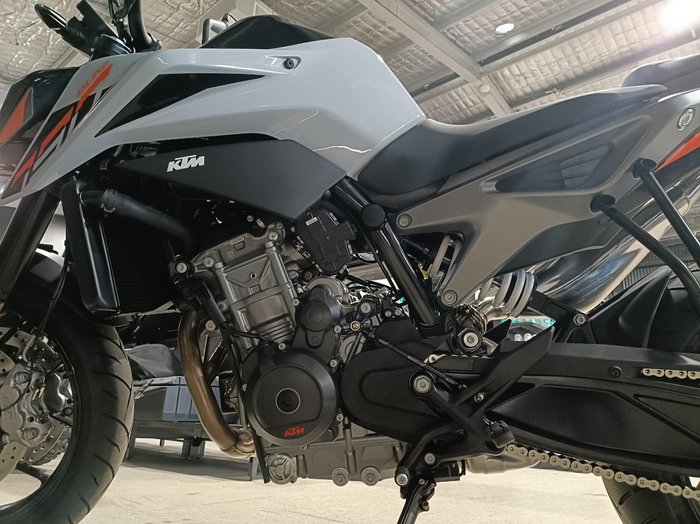 2024 KTM 790 DUKE GREY