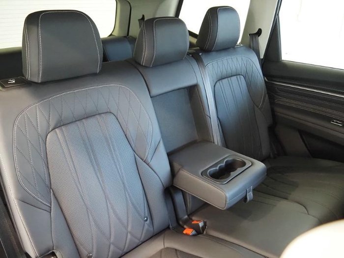 2025 LDV D90 Executive