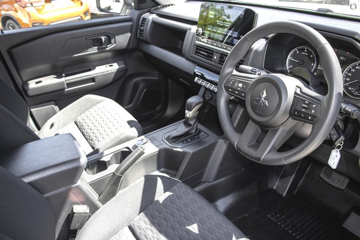 2025 Mitsubishi Triton GLX MV MY25 4X4 Dual Range White