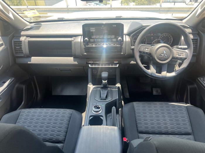 2025 Mitsubishi Triton GLX MV MY25 4X4 Dual Range White