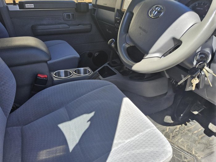 2017 Toyota Landcruiser GXL VDJ79R 4X4 Dual Range Silver Pearl