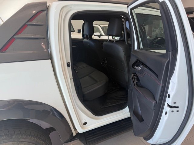 2022 ISUZU D-MAX