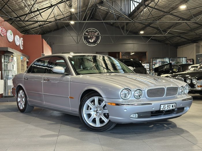 2005 Jaguar XJ8 LWB