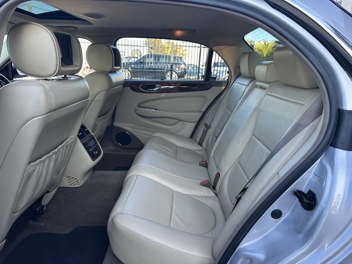 2005 Jaguar XJ8 LWB