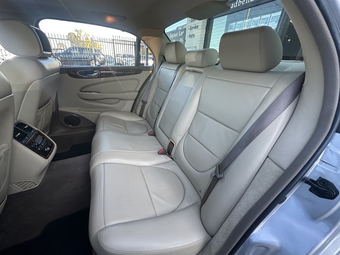 2005 Jaguar XJ8 LWB