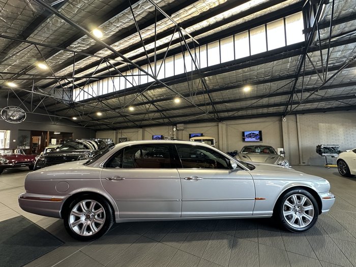 2005 Jaguar XJ8 LWB