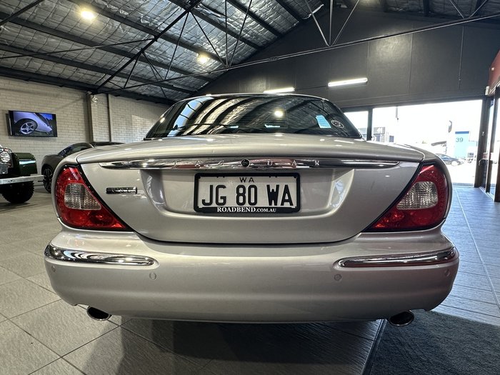 2005 Jaguar XJ8 LWB