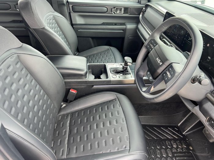 2025 Kia Tasman SX+ TK MY26 4X4 Dual Range Clear White