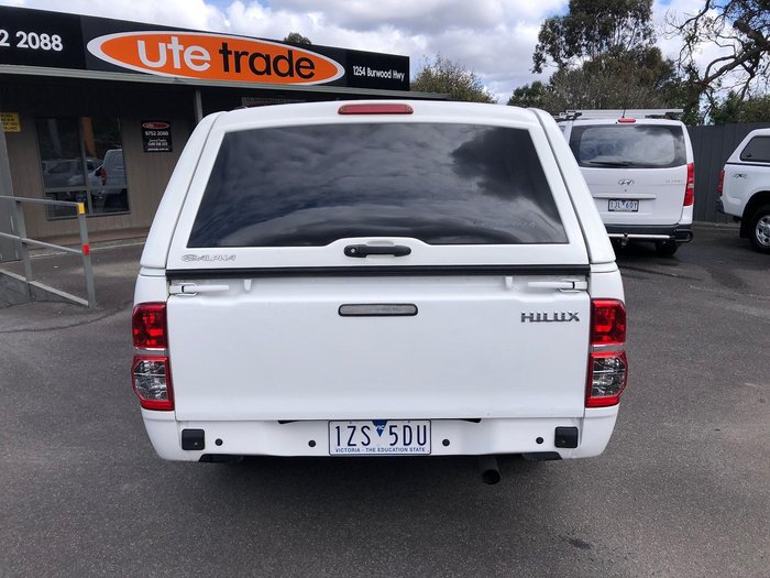 2014 Toyota Hilux SR GGN15R MY14 4x2 Glacier White