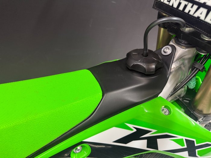 2025 Kawasaki 2025 Kawasaki KX252 MOTOCROSS Green
