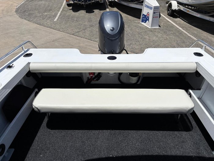 2025 QUINTREX 430 Fishabout