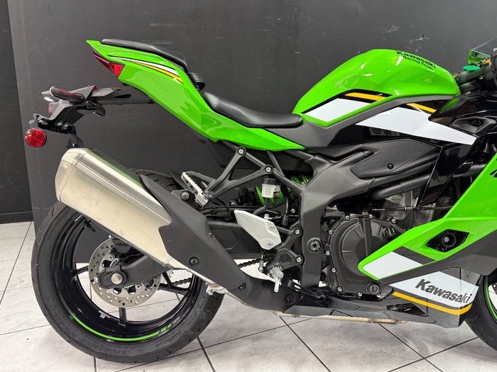 2025 Kawasaki 2025 Kawasaki 400CC Ninja ZX-4RR Green
