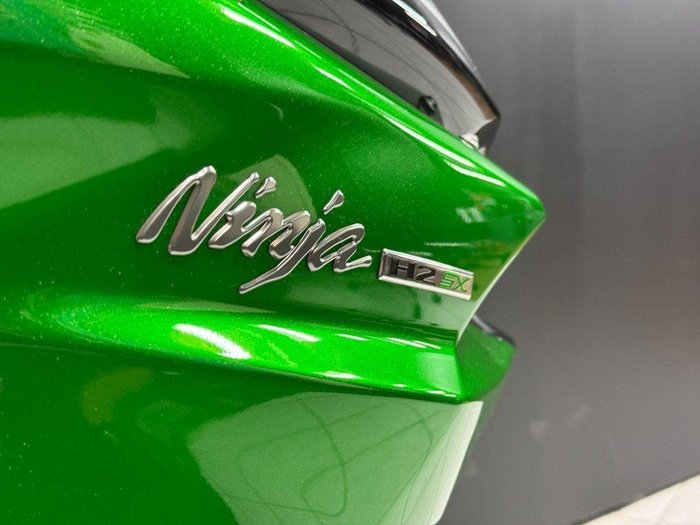 2025 Kawasaki NINJA H2 SX SE Green