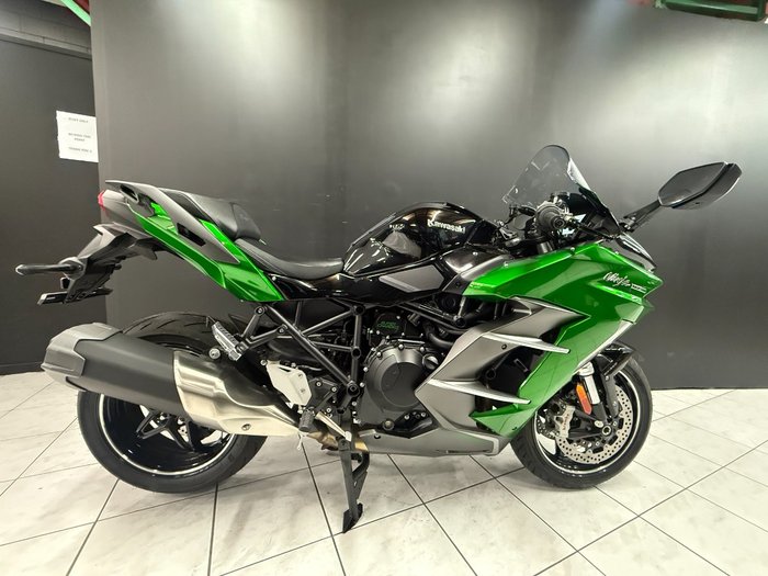 2025 Kawasaki NINJA H2 SX SE Green