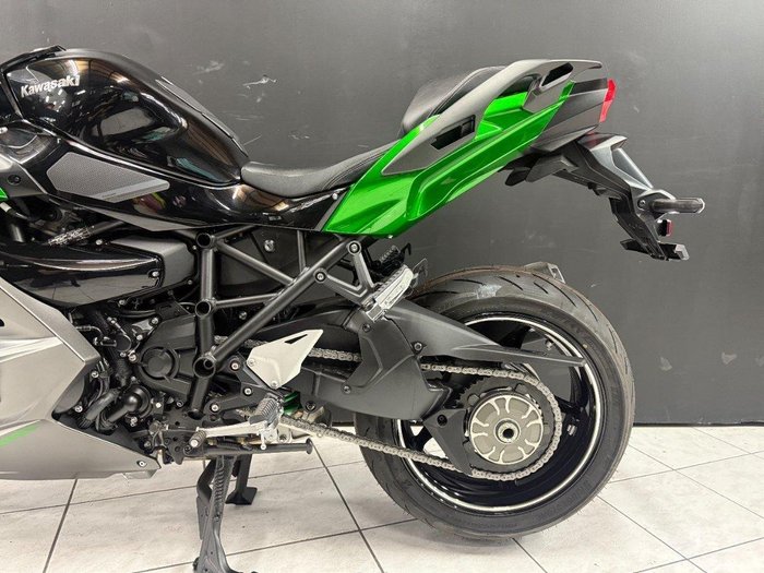 2025 Kawasaki NINJA H2 SX SE Green