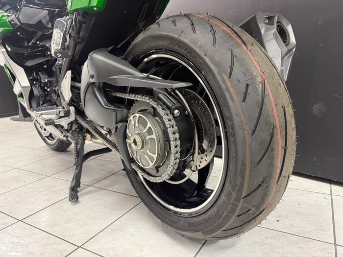 2025 Kawasaki NINJA H2 SX SE Green