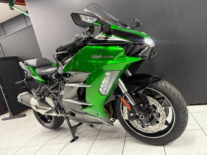 2025 Kawasaki NINJA H2 SX SE Green