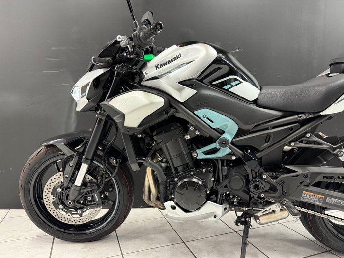 2025 Kawasaki 2025 Kawasaki 900CC Z900 SILVER/BLACK/BLUE