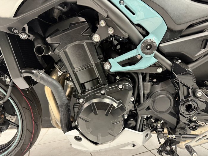 2025 Kawasaki 2025 Kawasaki 900CC Z900 SILVER/BLACK/BLUE