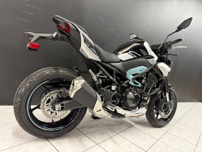 2025 Kawasaki 2025 Kawasaki 900CC Z900 SILVER/BLACK/BLUE