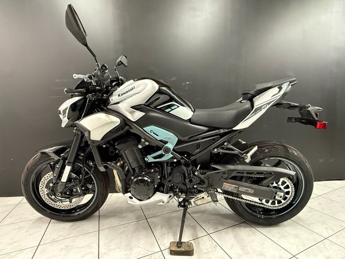 2025 Kawasaki 2025 Kawasaki 900CC Z900 SILVER/BLACK/BLUE