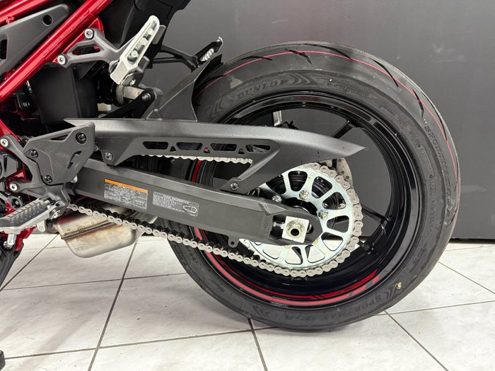 2025 Kawasaki 2025 Kawasaki 900CC Z900 CARBON/GRAPHITE/CANDYRED