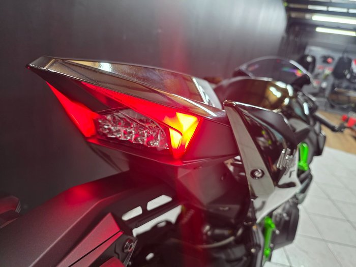 2025 Kawasaki NINJA H2 Grey