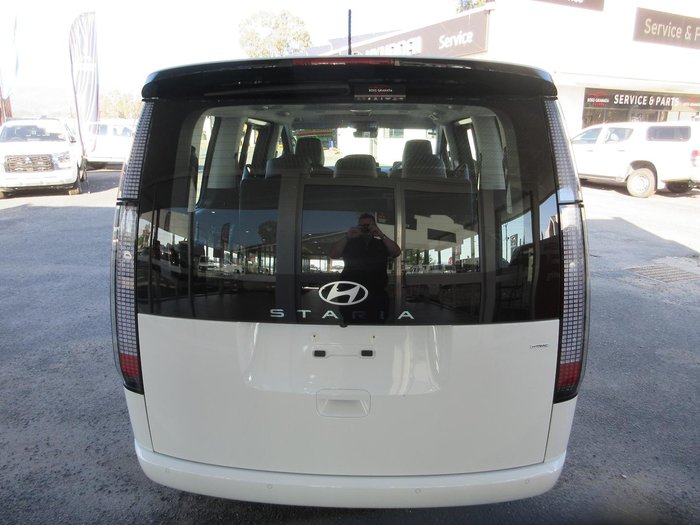 2025 Hyundai STARIA Highlander