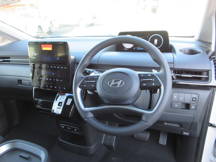 2025 Hyundai STARIA Highlander