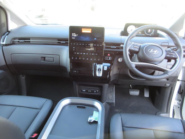 2025 Hyundai STARIA Highlander