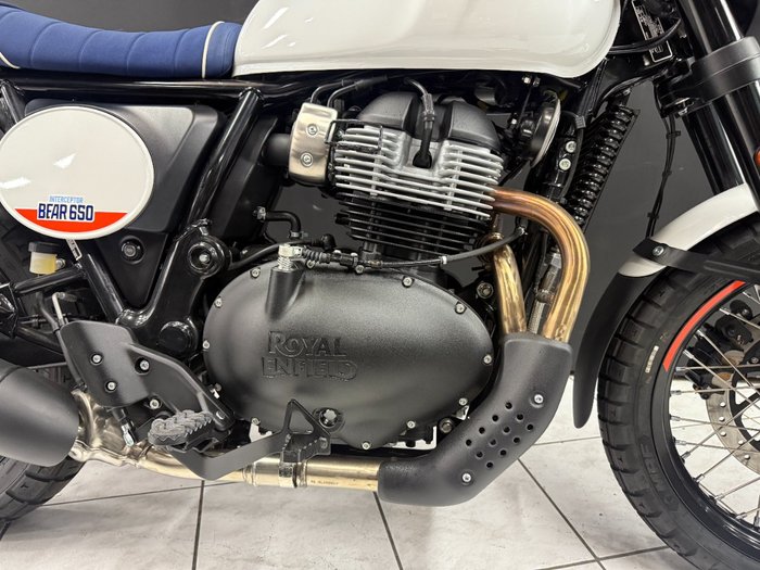 2025 Royal Enfield INTERCEPTOR 650 E5 CLASSIC White