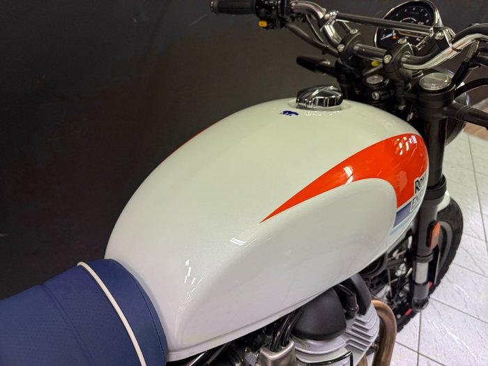 2025 Royal Enfield INTERCEPTOR 650 E5 CLASSIC White
