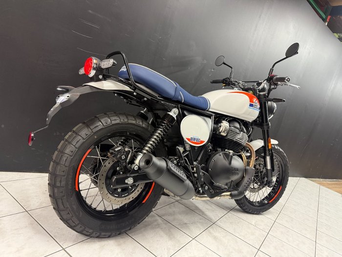2025 Royal Enfield INTERCEPTOR 650 E5 CLASSIC White